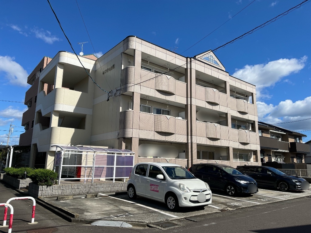 写真：セフティ上坂の外観