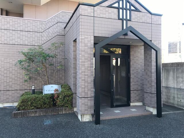 拡大写真:グローリエ・M 3階306の外観写真(昼)