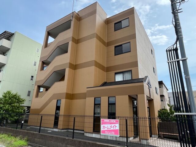 拡大写真:サクラスクェア 2階202の外観写真(昼)