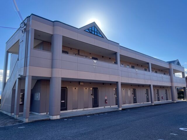拡大写真:エタニティ 2階208の外観写真(昼)