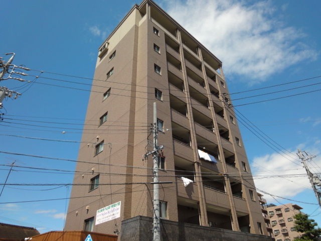 拡大写真:ロア金山 2階203の外観写真(昼)