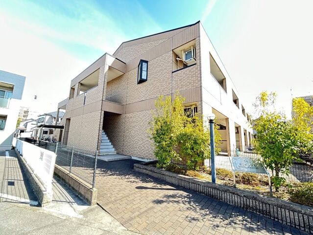 拡大写真：加古川市尾上町池田 2階203の外観写真（昼）
