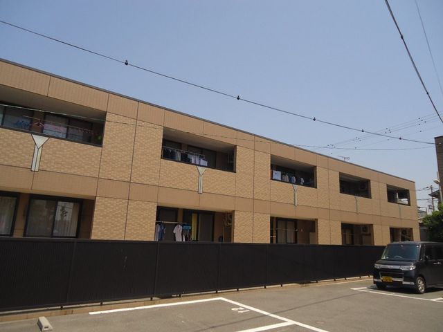 拡大写真：加古川市尾上町池田 2階203の外観写真（昼）