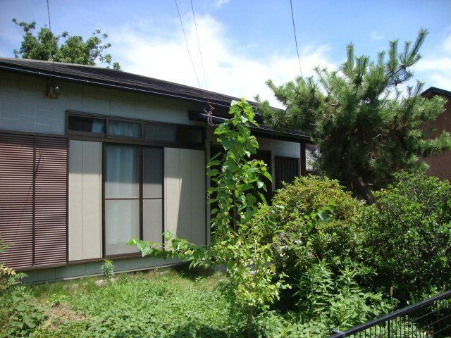 拡大写真:西市町貸家 1階1の外観写真(昼)
