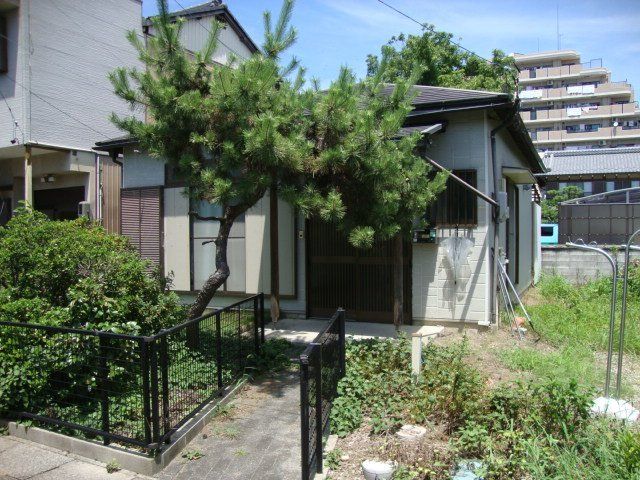 西市町貸家の外観
