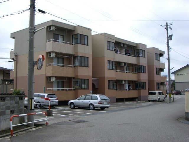 コーポラス中川の外観