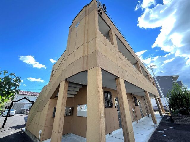 拡大写真：シティー　ハイム　美濃加茂（Ｃｉｔｙ　Ｈｅｉｍ　美濃加茂） 2階203の外観写真（昼）