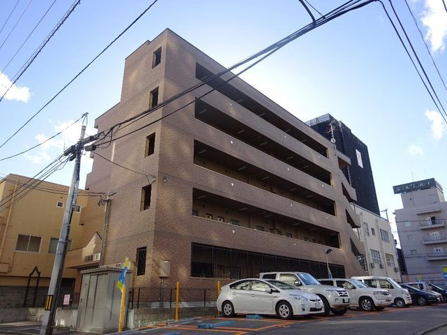 SIM(シム)の外観