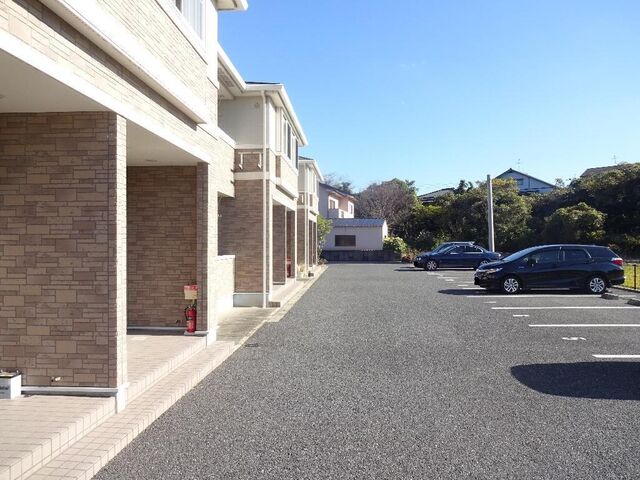 拡大写真:ニューナチュラル ハイム 2階201の外観写真(昼)