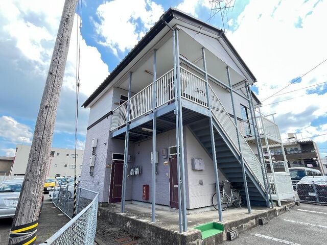 拡大写真:スマイルY&K 2階202の外観写真(昼)