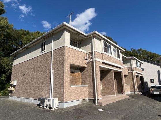 写真:クレストール川島の外観
