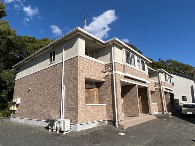 クレストール川島の外観