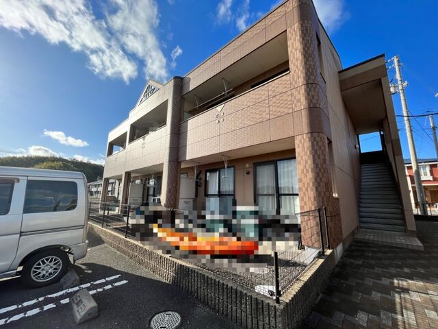 拡大写真:サンハイツ室尾 2階201の外観写真(昼)