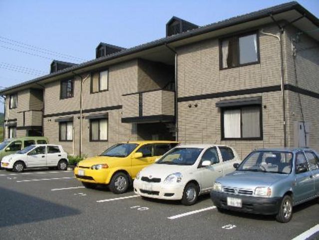 写真：メゾンポルテＢ棟の外観