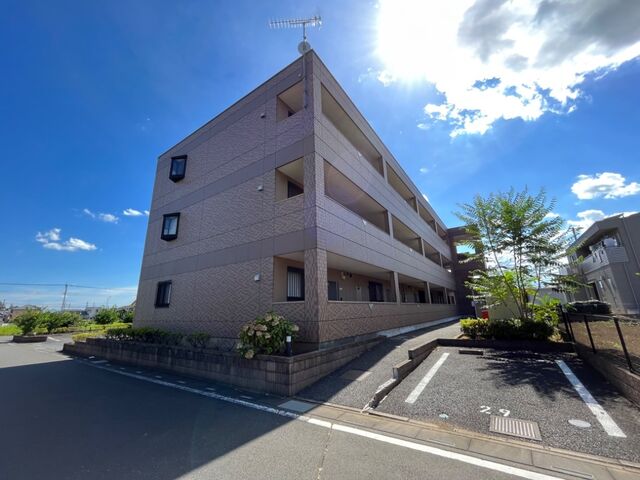 拡大写真:グランソフィア高坂 2階201の外観写真(昼)