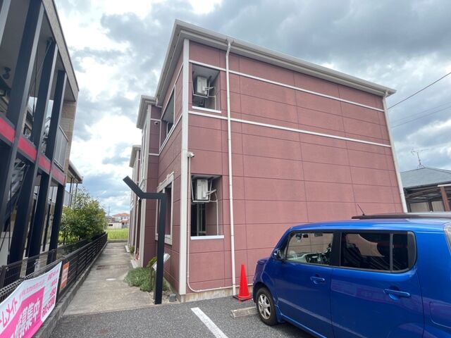 拡大写真：ヴィラージュ新木屋瀬　 2階201の外観写真（昼）