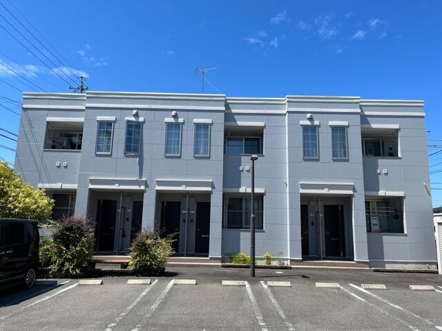 拡大写真:REA 愛(アイ) 2階202の外観写真(昼)