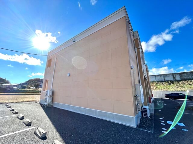 拡大写真:リバーウッド絆 2階201の外観写真(昼)