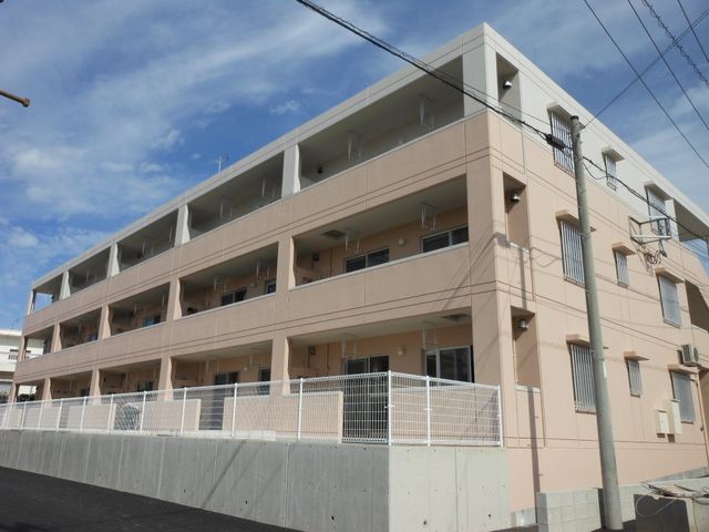 拡大写真:IHA HILLS 3階306の外観写真(昼)