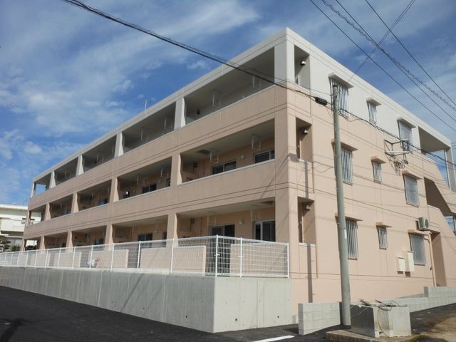 IHA HILLSの外観