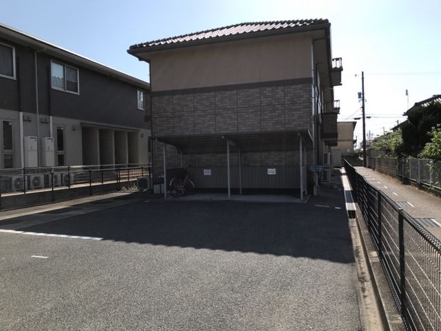 拡大写真:岡山市中区長岡 1階103の外観写真(昼)