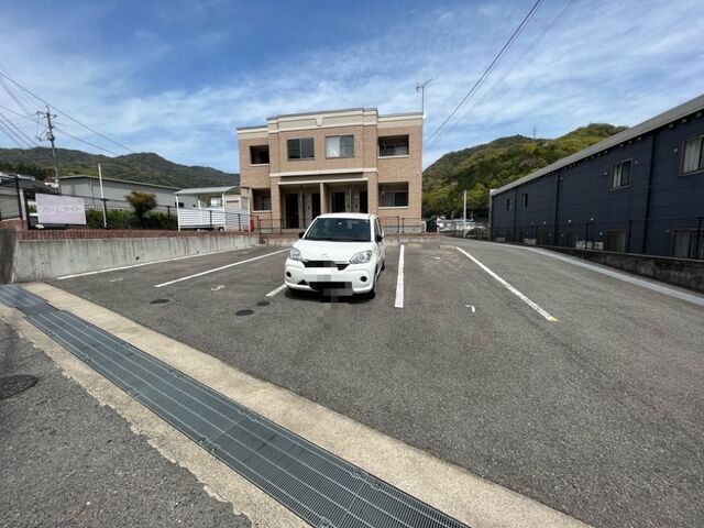 拡大写真:サンガーデンⅡ 2階202の外観写真(昼)