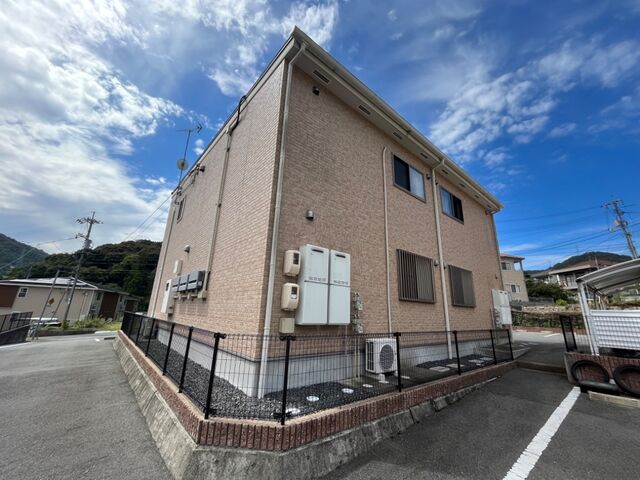 拡大写真:サンガーデンⅡ 2階202の外観写真(昼)