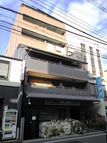 写真:グランレブリー室町六角の外観