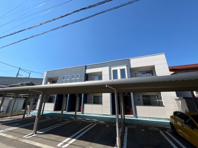 拡大写真:Grace Villa(グレイス ヴィラ) 1階101の外観写真(昼)