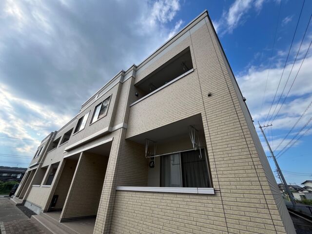 拡大写真:シトロン 1階101の外観写真(昼)