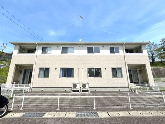 拡大写真:ファンシー彩 1階102の外観写真(昼)