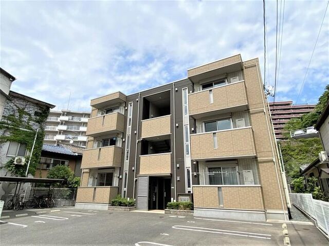 拡大写真:アイクレスト下関駅 2階201の外観写真(昼)