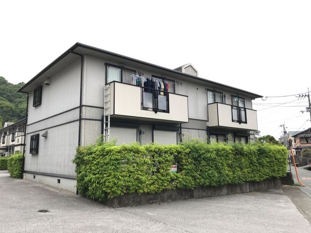 拡大写真:ラピスハイネスC棟 2階201の外観写真(昼)