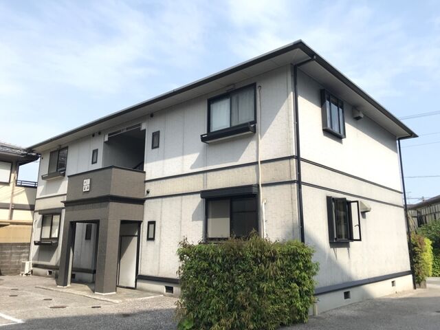 ラピスハイネスC棟の外観