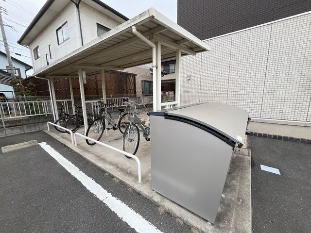 拡大写真:ベイ ブランシェ西阿知 1階102の外観写真(昼)