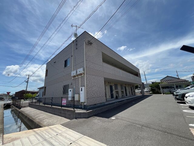 拡大写真:アレグリア 1階101の外観写真(昼)