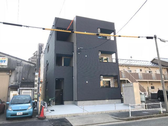 Embellir Trois(アンベリールトロワ)の外観