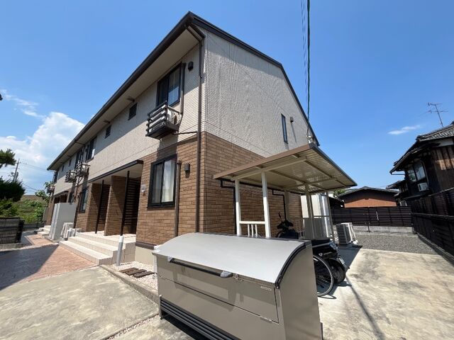 拡大写真:レガーロⅣ B棟 1階102の外観写真(昼)
