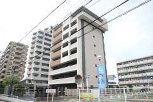 拡大写真:アーヴェンス吉塚 6階602の外観写真(昼)