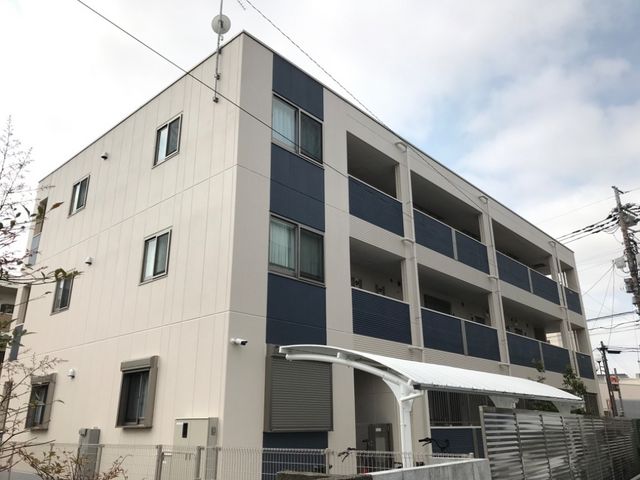 拡大写真:ブルーム ヒルズ 3階301の外観写真(昼)