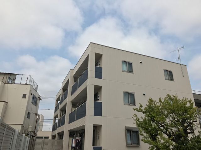 拡大写真:ブルーム ヒルズ 3階301の外観写真(昼)