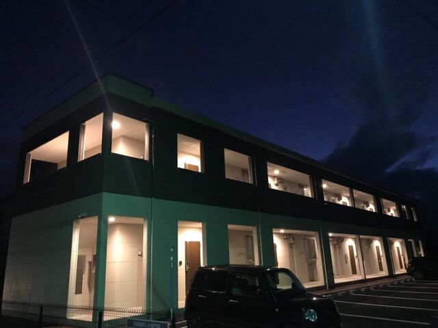 拡大写真:Novembre令和 1階106の外観写真(夜)