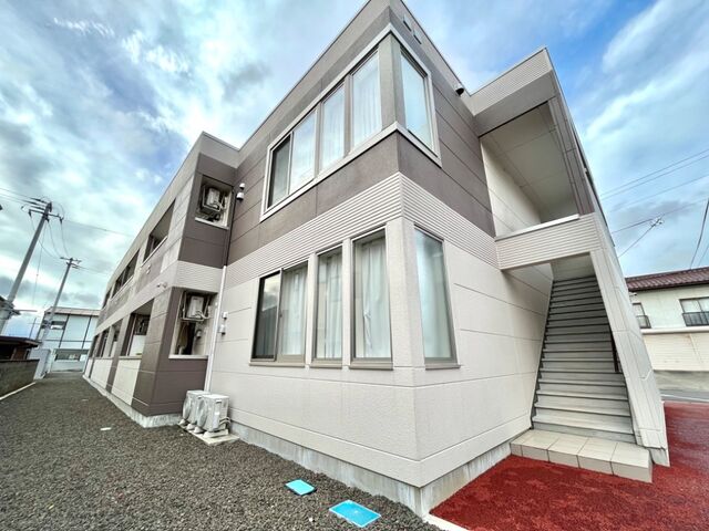 拡大写真:Novembre令和 1階106の外観写真(昼)