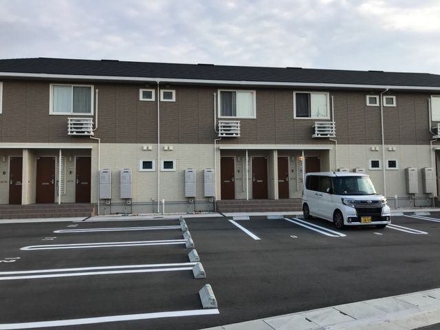 拡大写真:総社市小寺 1階107の外観写真(昼)