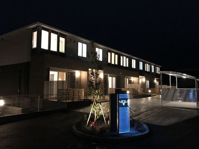 拡大写真:高尾崎 NEW TOWN La・Terre I 2階206の外観写真(夜)