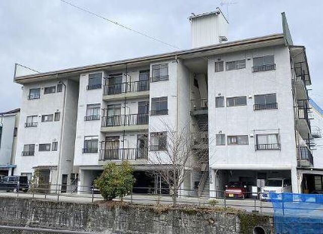 拡大写真：マンション飛騨 2階20の外観写真（昼）