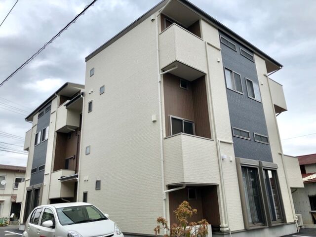 拡大写真:サンアリーナ桑名イースト 2階R3の外観