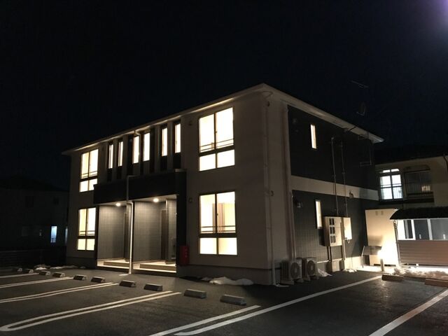 拡大写真:エクレール館向 1階102の外観写真(夜)