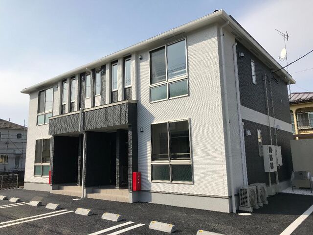 拡大写真:エクレール館向 1階102の外観写真(昼)