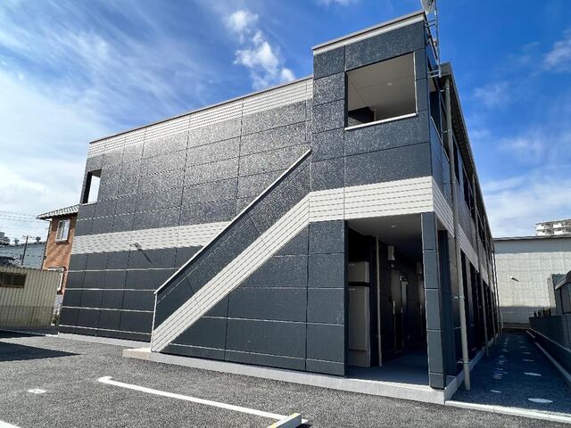 拡大写真:フェイジョアA 1階106の外観写真(昼)